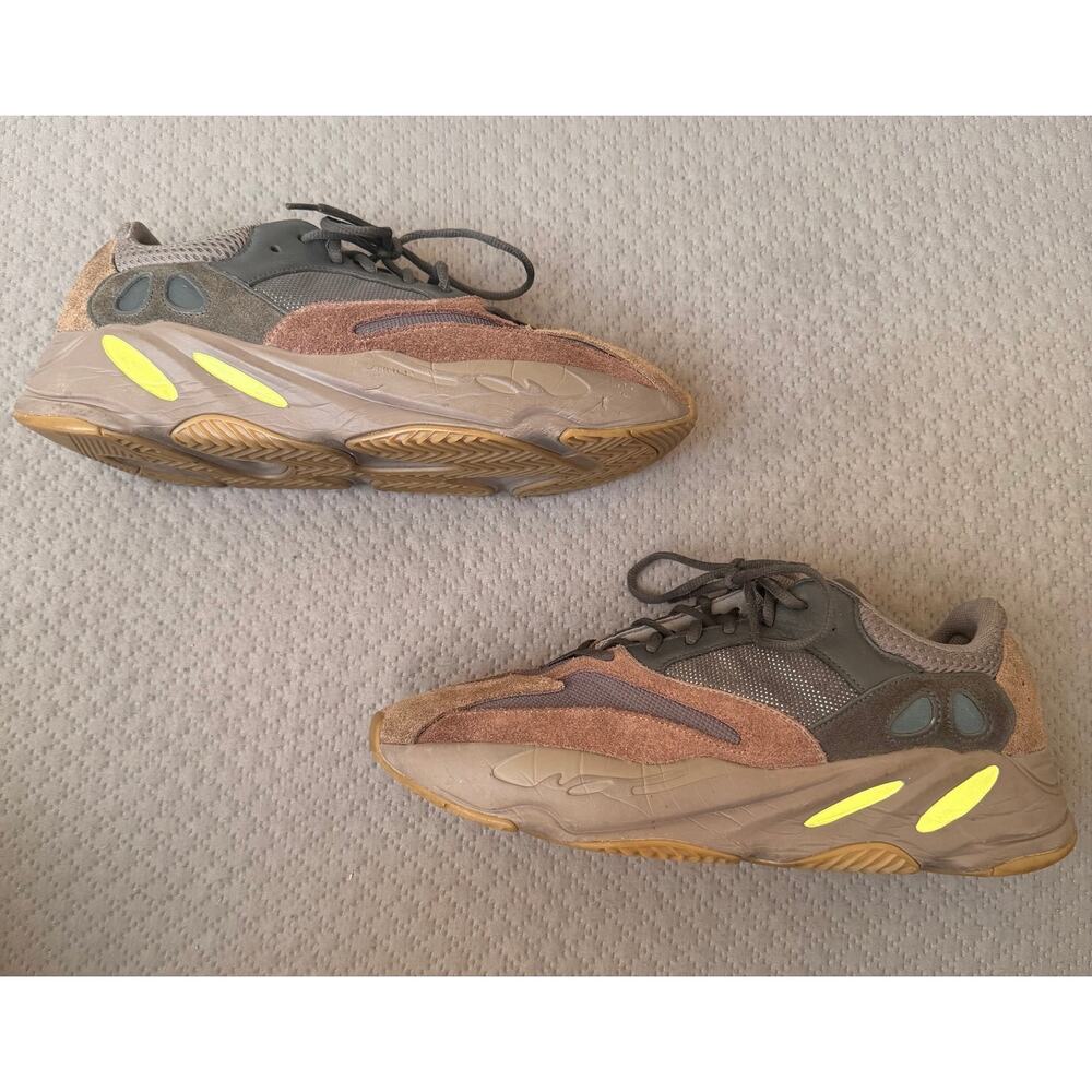 Adidas Yeezy Boost 700 Mauves Size 14